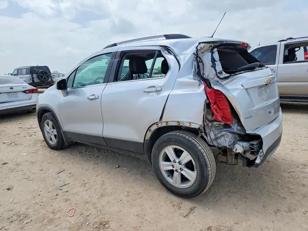 KL7CJLSB0KB756779 2019 CHEVROLET TRAX - Image 2