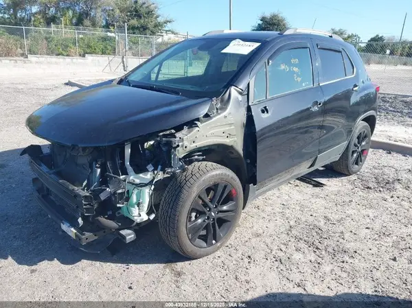 KL7CJLSB0KB763795 2019 CHEVROLET TRAX - Image 2