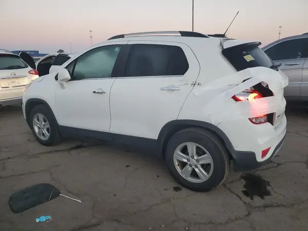 KL7CJLSB0KB769113 2019 CHEVROLET TRAX - Image 2