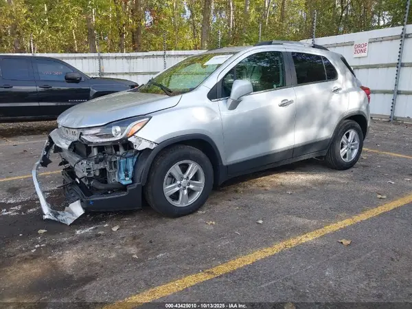 KL7CJLSB0KB781813 2019 CHEVROLET TRAX - Image 2