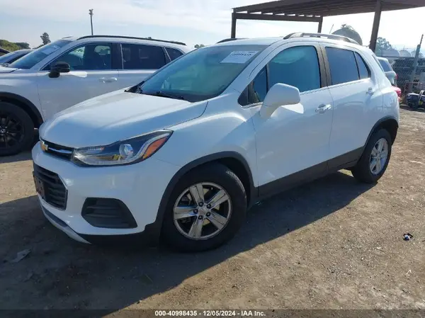 KL7CJLSB0KB793752 2019 CHEVROLET TRAX - Image 2