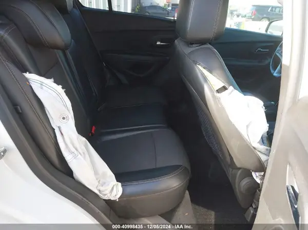KL7CJLSB0KB793752 2019 CHEVROLET TRAX - Image 8