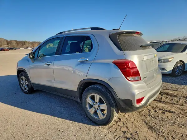 KL7CJLSB0KB833425 2019 CHEVROLET TRAX - Image 2