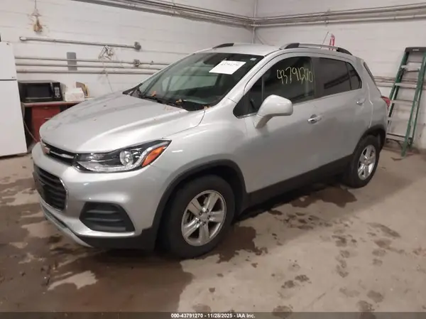 KL7CJLSB0KB850516 2019 CHEVROLET TRAX - Image 2