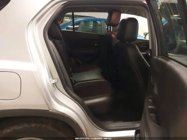 KL7CJLSB0KB850516 2019 CHEVROLET TRAX - Image 8