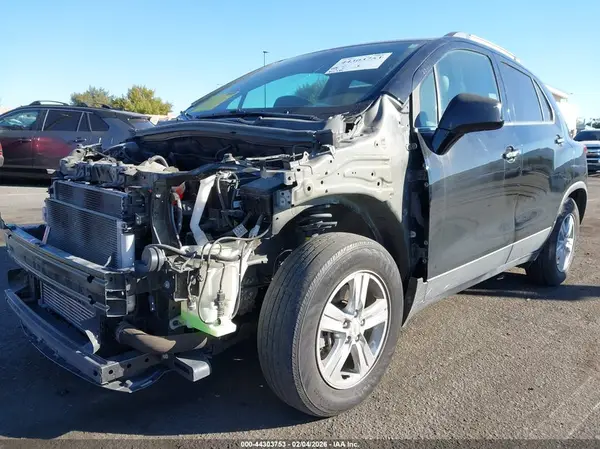 KL7CJLSB0KB860415 2019 CHEVROLET TRAX - Image 2