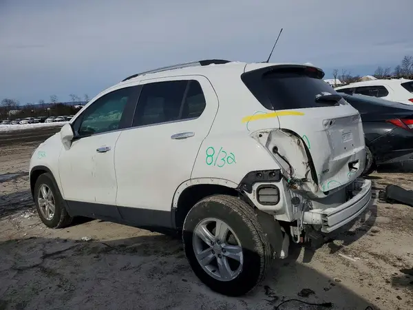 KL7CJLSB0KB882656 2019 CHEVROLET TRAX - Image 2