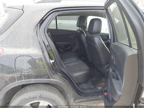 KL7CJLSB0KB907183 2019 CHEVROLET TRAX - Image 8