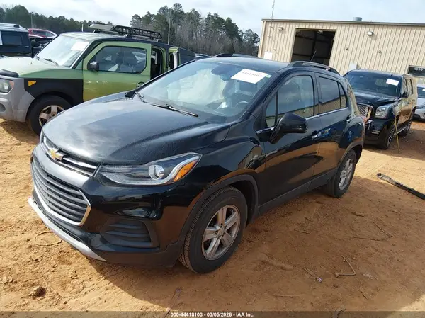 KL7CJLSB0KB911833 2019 CHEVROLET TRAX - Image 2