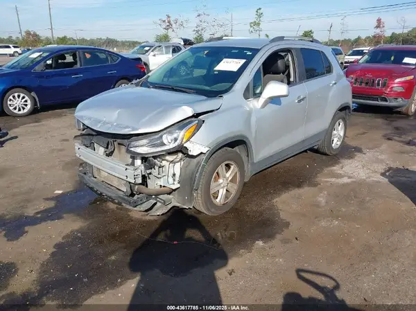 KL7CJLSB0KB916062 2019 CHEVROLET TRAX - Image 2
