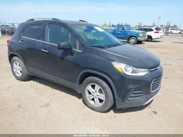 KL7CJLSB0KB918698 2019 CHEVROLET TRAX - Image 1