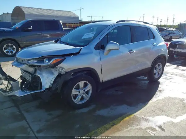 KL7CJLSB0KB919141 2019 CHEVROLET TRAX - Image 2