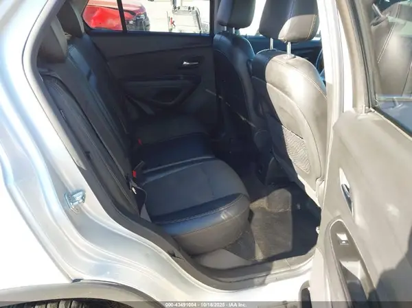 KL7CJLSB0KB919141 2019 CHEVROLET TRAX - Image 8