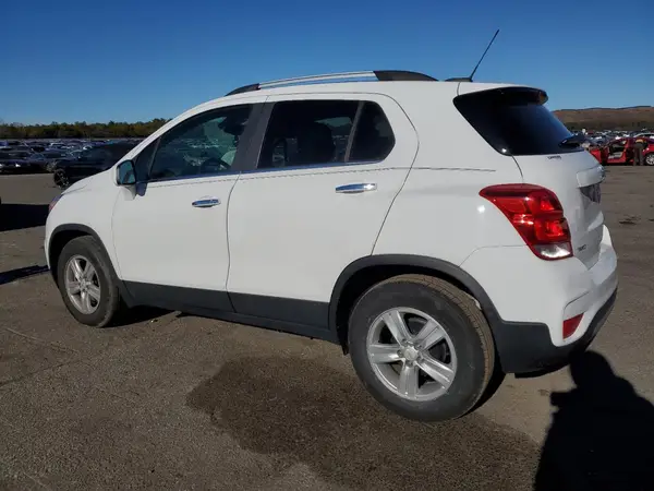 KL7CJLSB0KB956657 2019 CHEVROLET TRAX - Image 2
