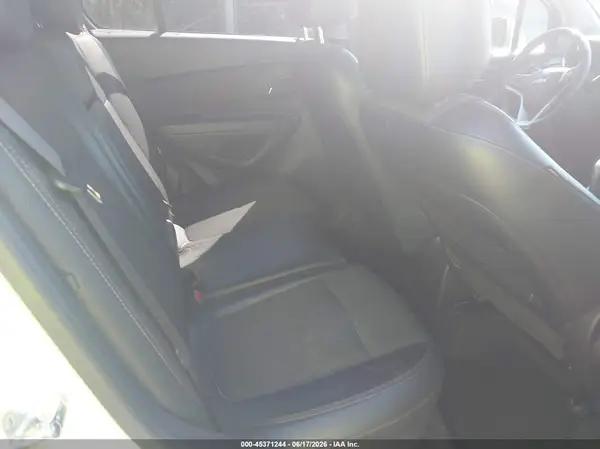 KL7CJLSB0KB958490 2019 CHEVROLET TRAX - Image 8