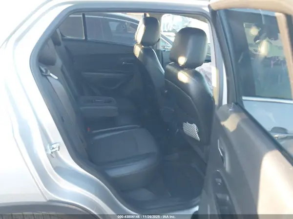 KL7CJLSB0KB963074 2019 CHEVROLET TRAX - Image 8