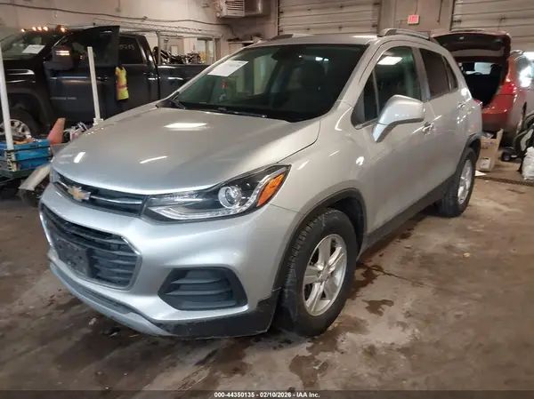 KL7CJLSB0LB008907 2020 CHEVROLET TRAX - Image 2