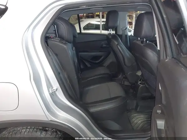 KL7CJLSB0LB008907 2020 CHEVROLET TRAX - Image 8