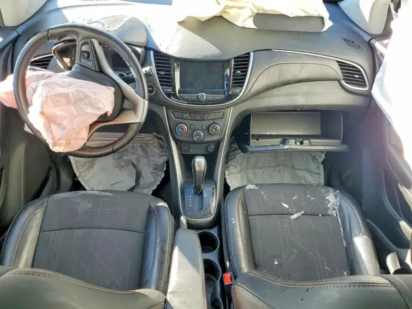 KL7CJLSB0LB011919 2020 CHEVROLET TRAX - Image 8