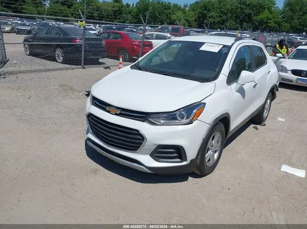 KL7CJLSB0LB013010 2020 CHEVROLET TRAX - Image 2