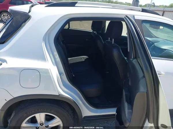 KL7CJLSB0LB013010 2020 CHEVROLET TRAX - Image 8