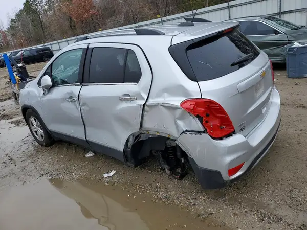 KL7CJLSB0LB016392 2020 CHEVROLET TRAX - Image 2