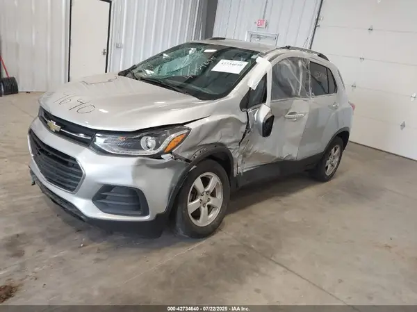 KL7CJLSB0LB016733 2020 CHEVROLET TRAX - Image 2