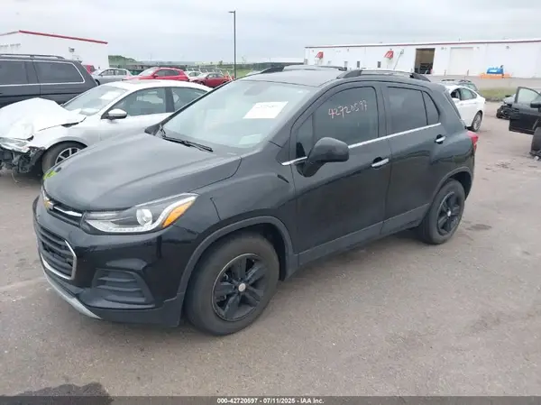 KL7CJLSB0LB025173 2020 CHEVROLET TRAX - Image 2