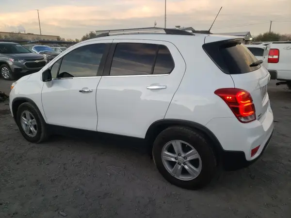 KL7CJLSB0LB064359 2020 CHEVROLET TRAX - Image 2