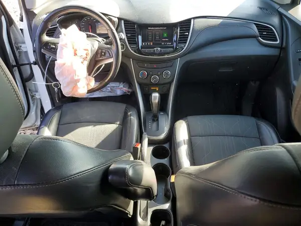 KL7CJLSB0LB067133 2020 CHEVROLET TRAX - Image 8