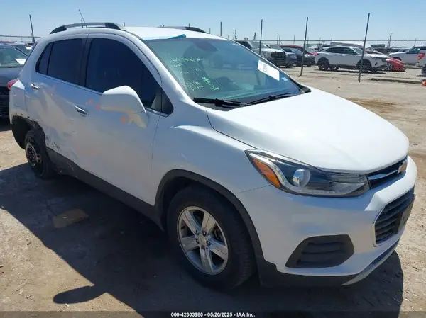 KL7CJLSB0LB070677 2020 CHEVROLET TRAX - Image 1