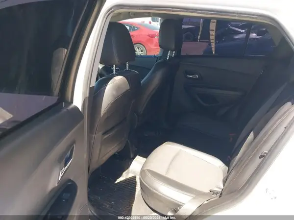 KL7CJLSB0LB070677 2020 CHEVROLET TRAX - Image 8