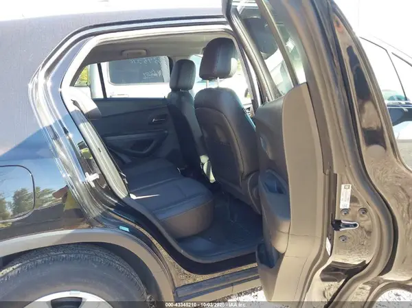 KL7CJLSB0LB075703 2020 CHEVROLET TRAX - Image 8