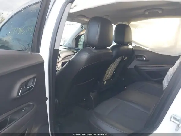 KL7CJLSB0LB083963 2020 CHEVROLET TRAX - Image 8