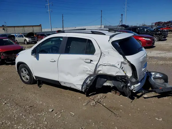 KL7CJLSB0LB318703 2020 CHEVROLET TRAX - Image 2