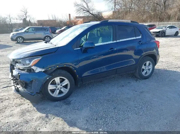 KL7CJLSB0LB327885 2020 CHEVROLET TRAX - Image 2