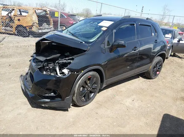KL7CJLSB0LB338935 2020 CHEVROLET TRAX - Image 2