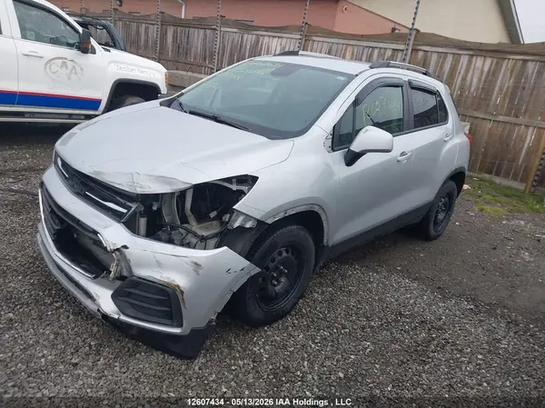 KL7CJLSB0MB301045 2021 CHEVROLET TRAX - Image 2