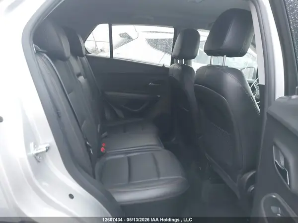 KL7CJLSB0MB301045 2021 CHEVROLET TRAX - Image 8