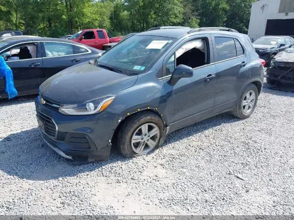 KL7CJLSB0MB315933 2021 CHEVROLET TRAX - Image 2