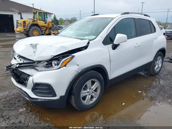 KL7CJLSB0MB321084 2021 CHEVROLET TRAX - Image 2