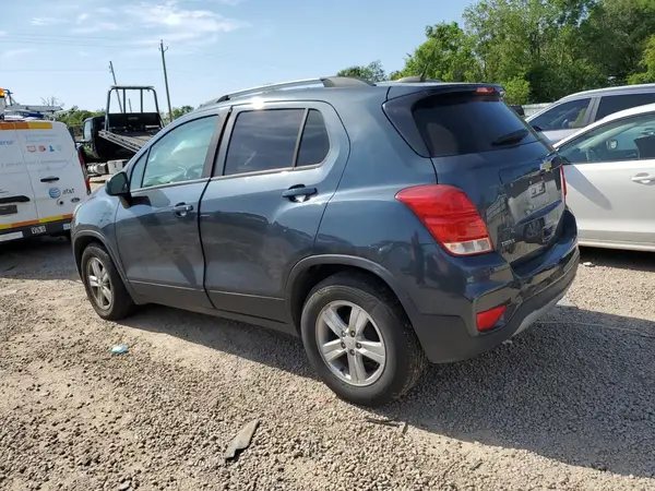 KL7CJLSB0MB329962 2021 CHEVROLET TRAX - Image 2