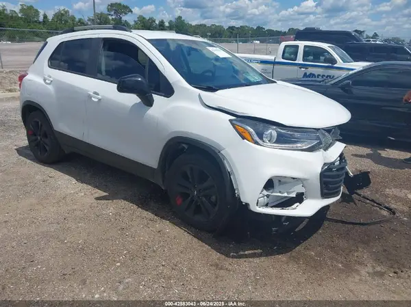 KL7CJLSB0MB332618 2021 CHEVROLET TRAX - Image 1