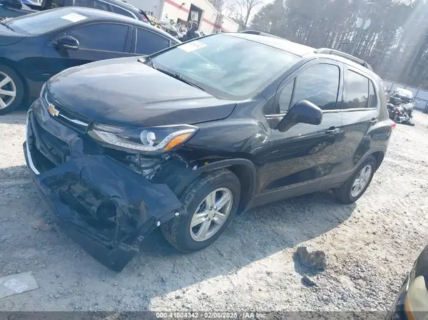 KL7CJLSB0MB351394 2021 CHEVROLET TRAX - Image 2
