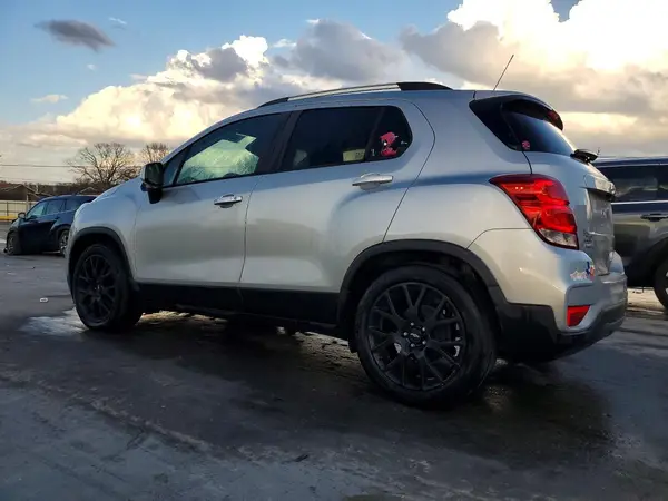KL7CJLSB0MB353677 2021 CHEVROLET TRAX - Image 2