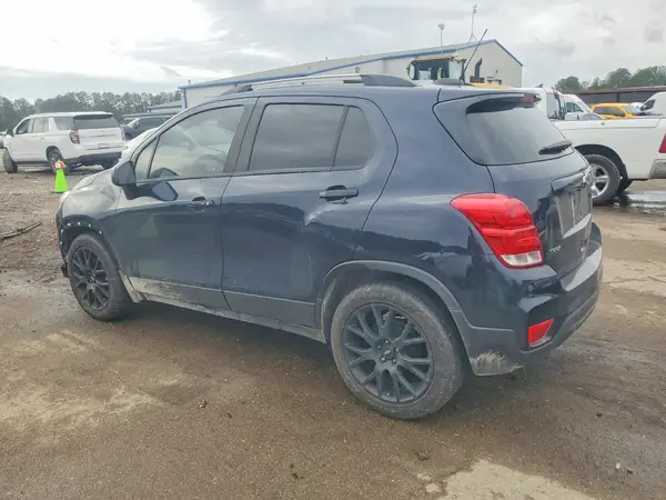 KL7CJLSB0MB358698 2021 CHEVROLET TRAX - Image 2