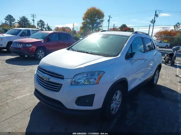 KL7CJLSB1GB569011 2016 CHEVROLET TRAX - Image 2