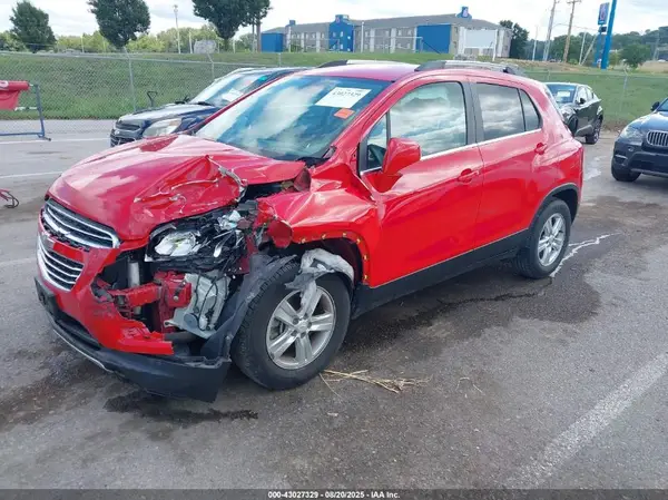 KL7CJLSB1GB586231 2016 CHEVROLET TRAX - Image 2