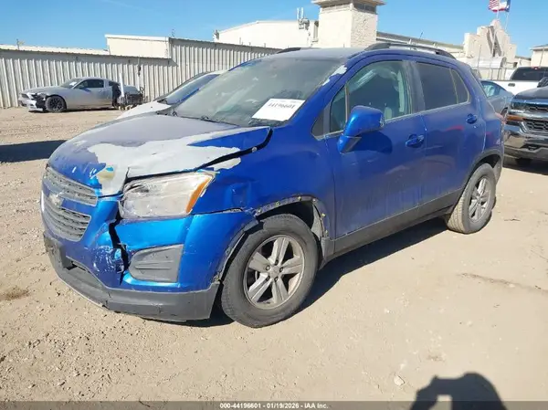KL7CJLSB1GB621981 2016 CHEVROLET TRAX - Image 2