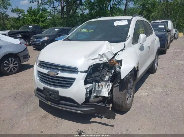 KL7CJLSB1GB653300 2016 CHEVROLET TRAX - Image 2